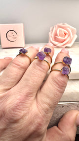 Februar Monats - Stein - Ring -Amethyst Roh, Silber- vergoldet