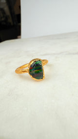 Ring schwarzer Kristall-Opal, Gold plattiert, Größe 53