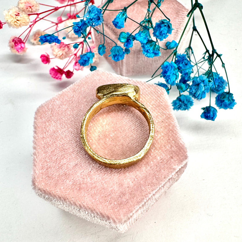 Ring mit australischem  Opal, Silber, Gold plattiert, Größe 55